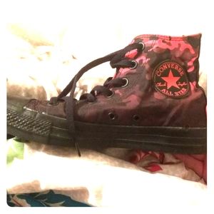 Pink camo converse